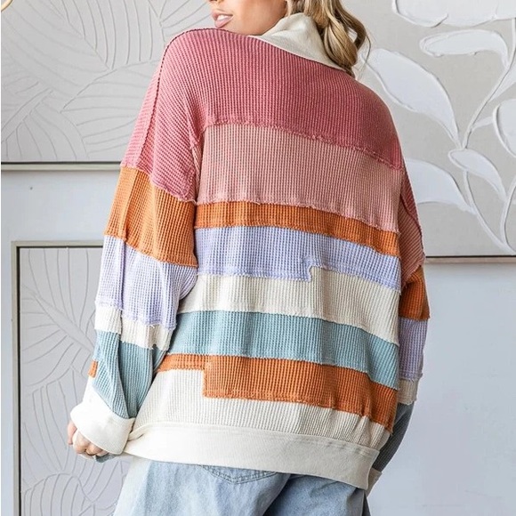 It Girl Colorblock Pullover - Picture 3 of 5